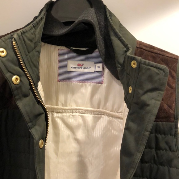 Vineyard vines quilted hunting vest - Picture 3 of 8